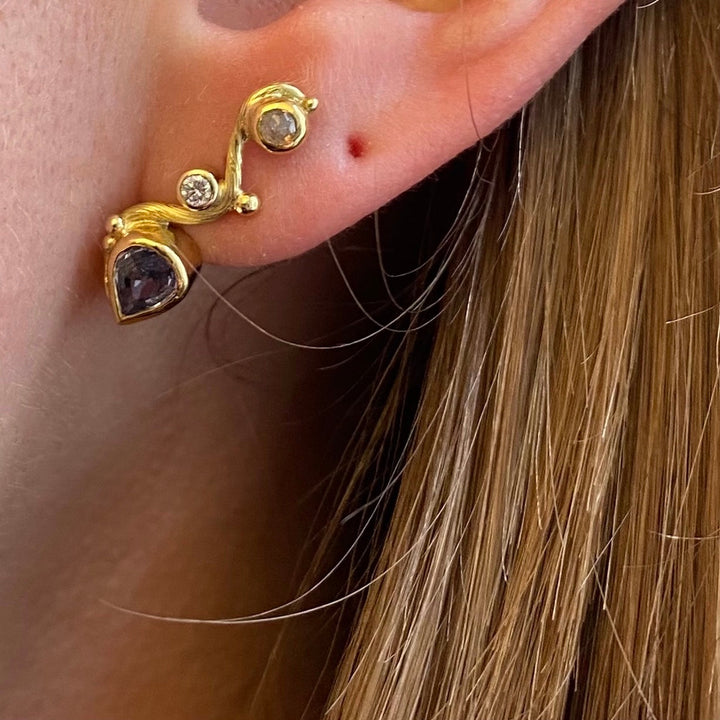 Seafire 18K & 22K Gold Earring w. Sapphire & Diamonds