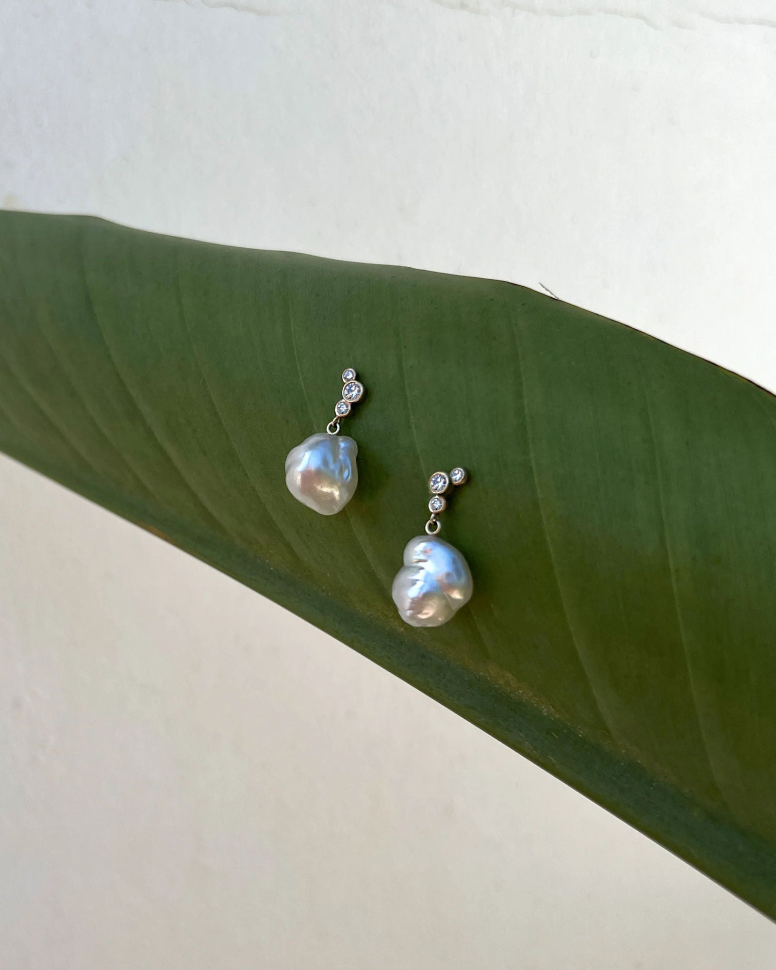 Orabelle Ethereal 14K Guld Ørering m. Perle & Diamant