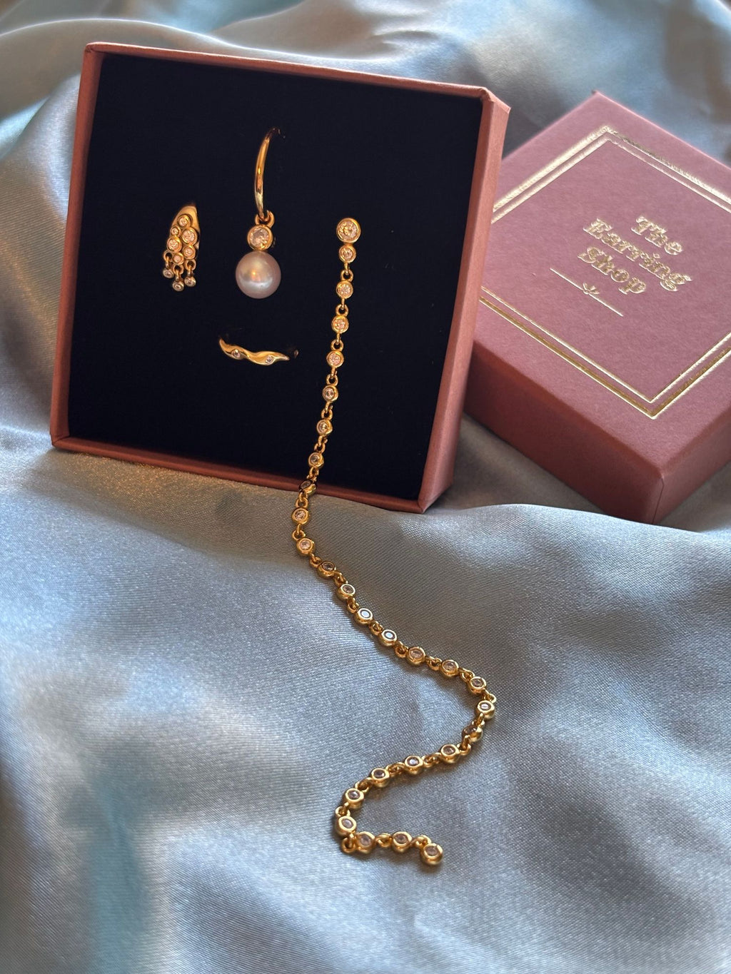 Deux Threader Silver Earring w. White Pearls