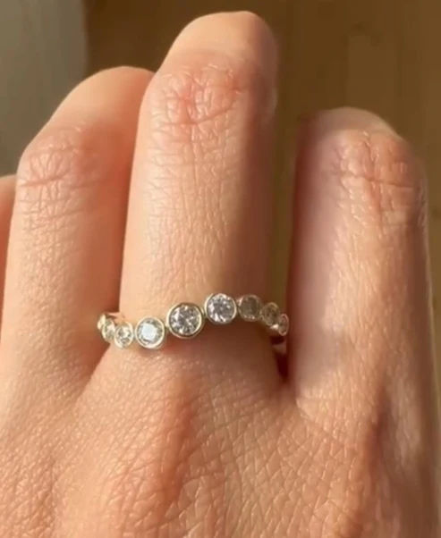 Sumi 14K Gold Ring w. Diamonds