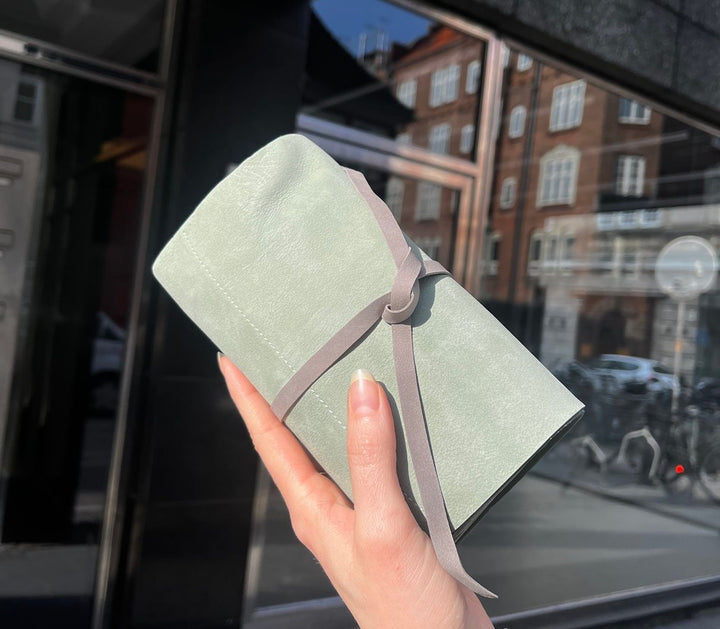 August Sandgren | Jewel-on-the-go Mist Green/Grey