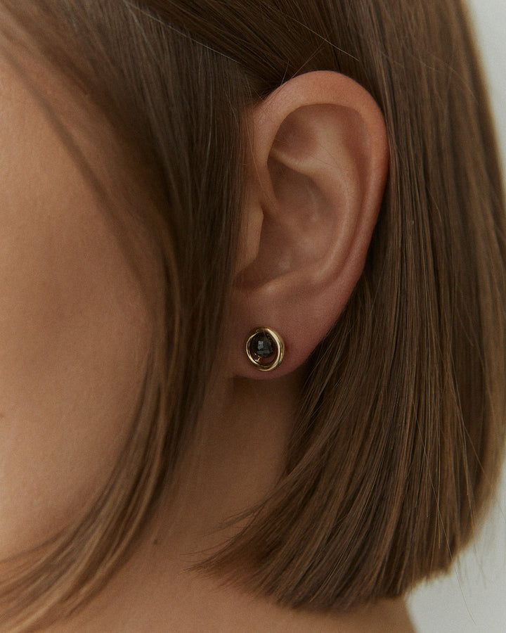 Universe 8 Golden 14K Gold, Whitegold or Rosegold Studs w. Diamonds