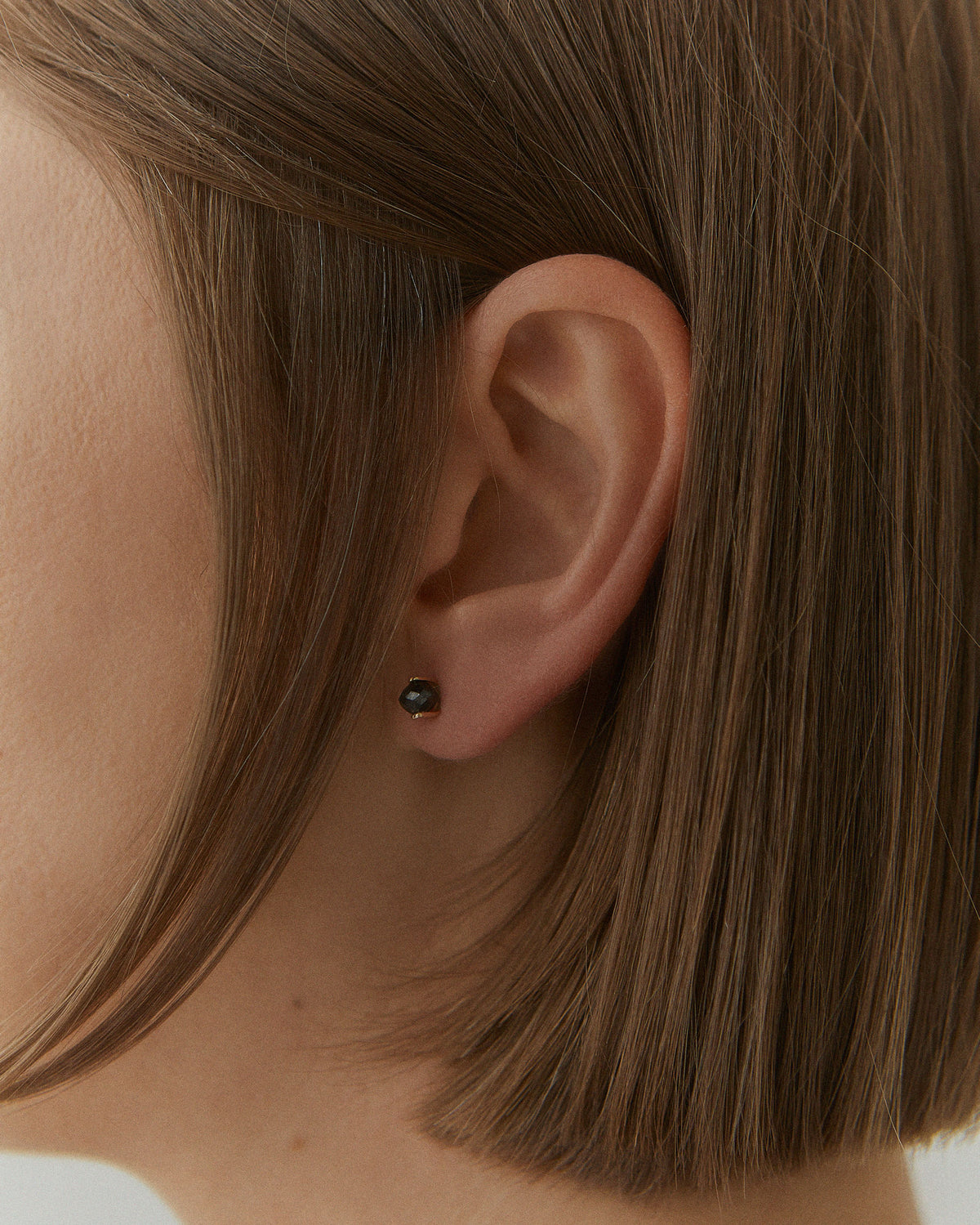 Raw Golden 14K Gold, Whitegold or Rosegold Studs w. Diamonds