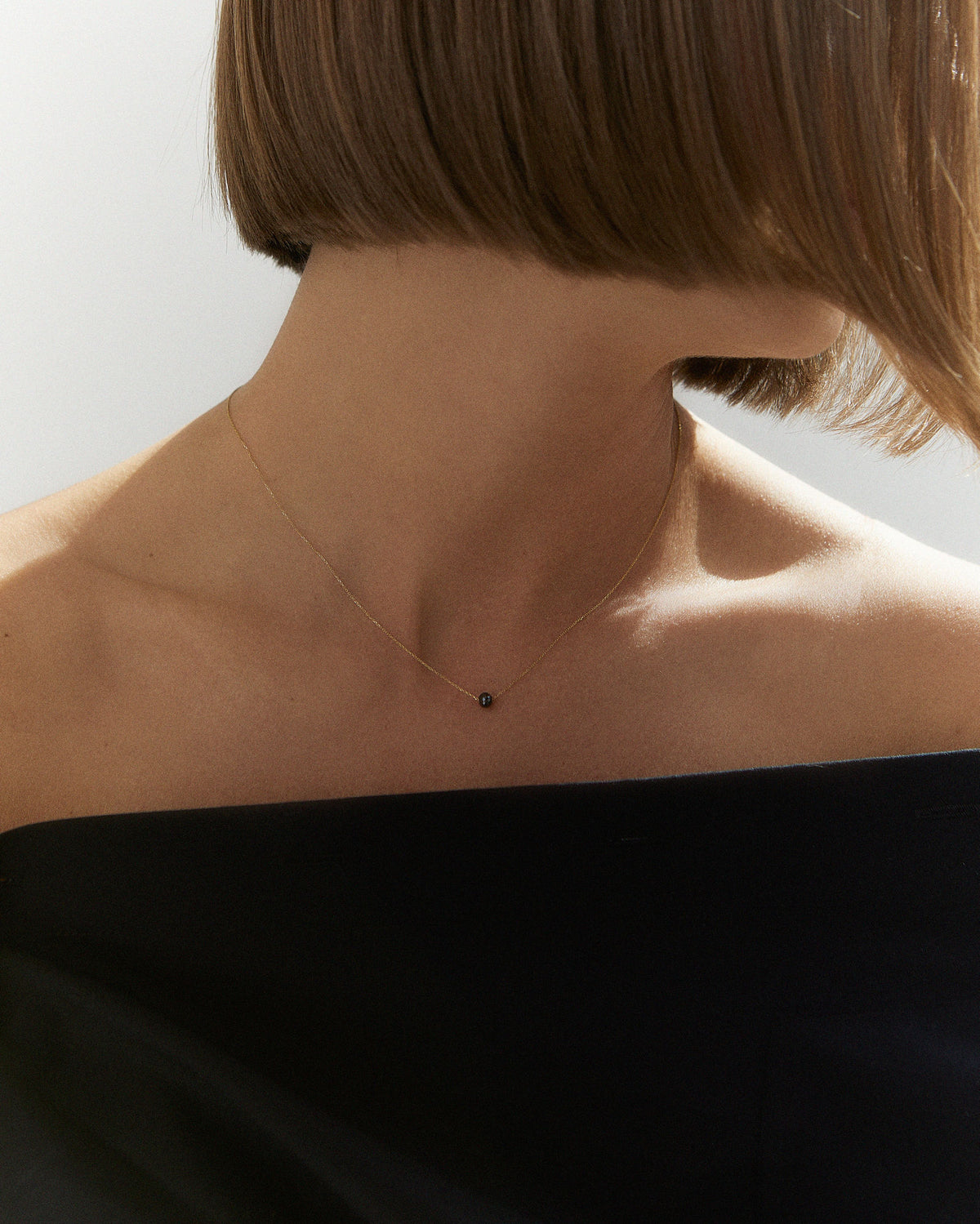 Raw Golden 14K Gold, Whitegold or Rosegold Necklace w. Black Diamond