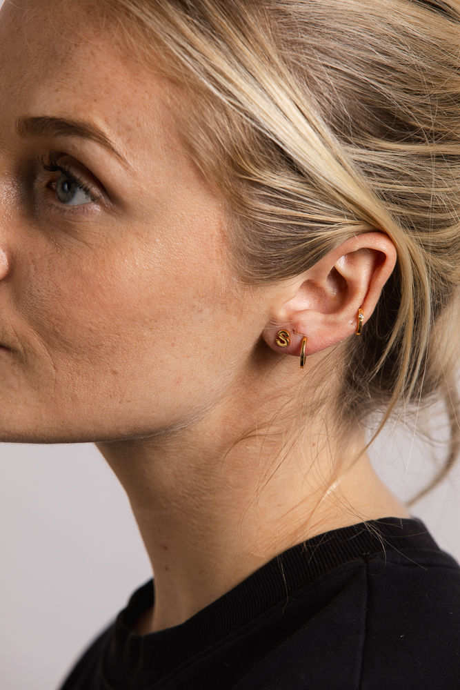 IX S 22K Gold Platted Stud