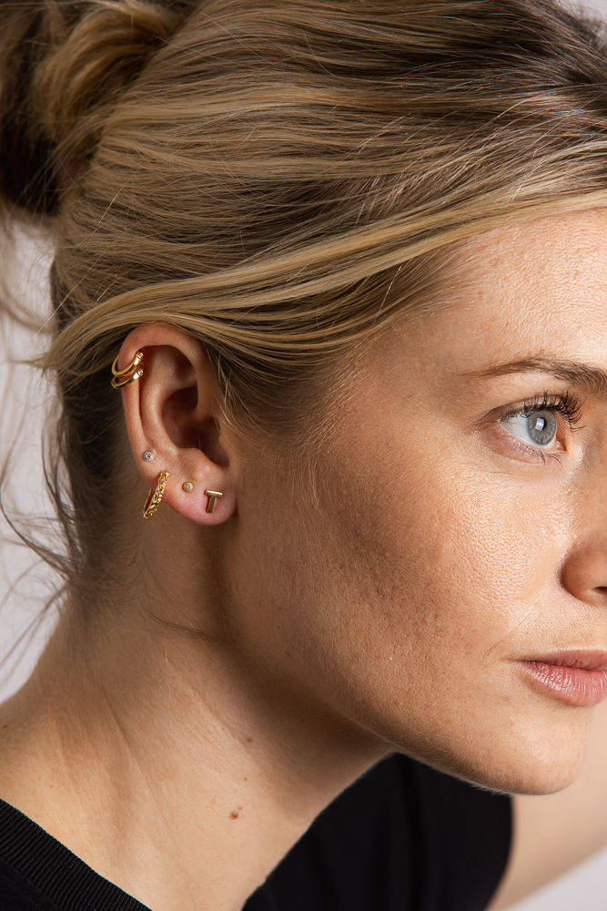 IX T 22K Gold Plated Stud