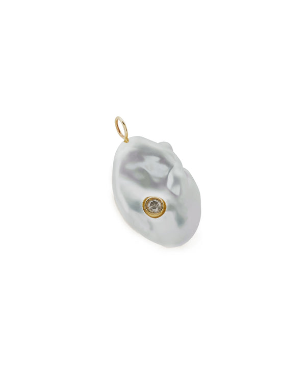 Icy 9K Gold Pendant w. Pearl & Diamond