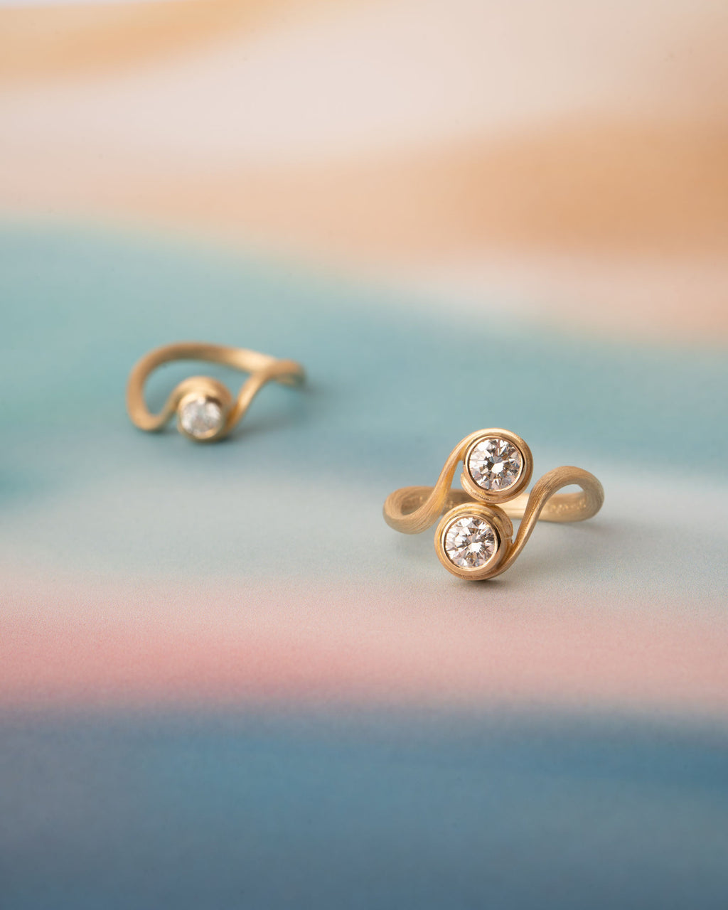 Vega Solitaire 18K Gold Ring w. Diamond