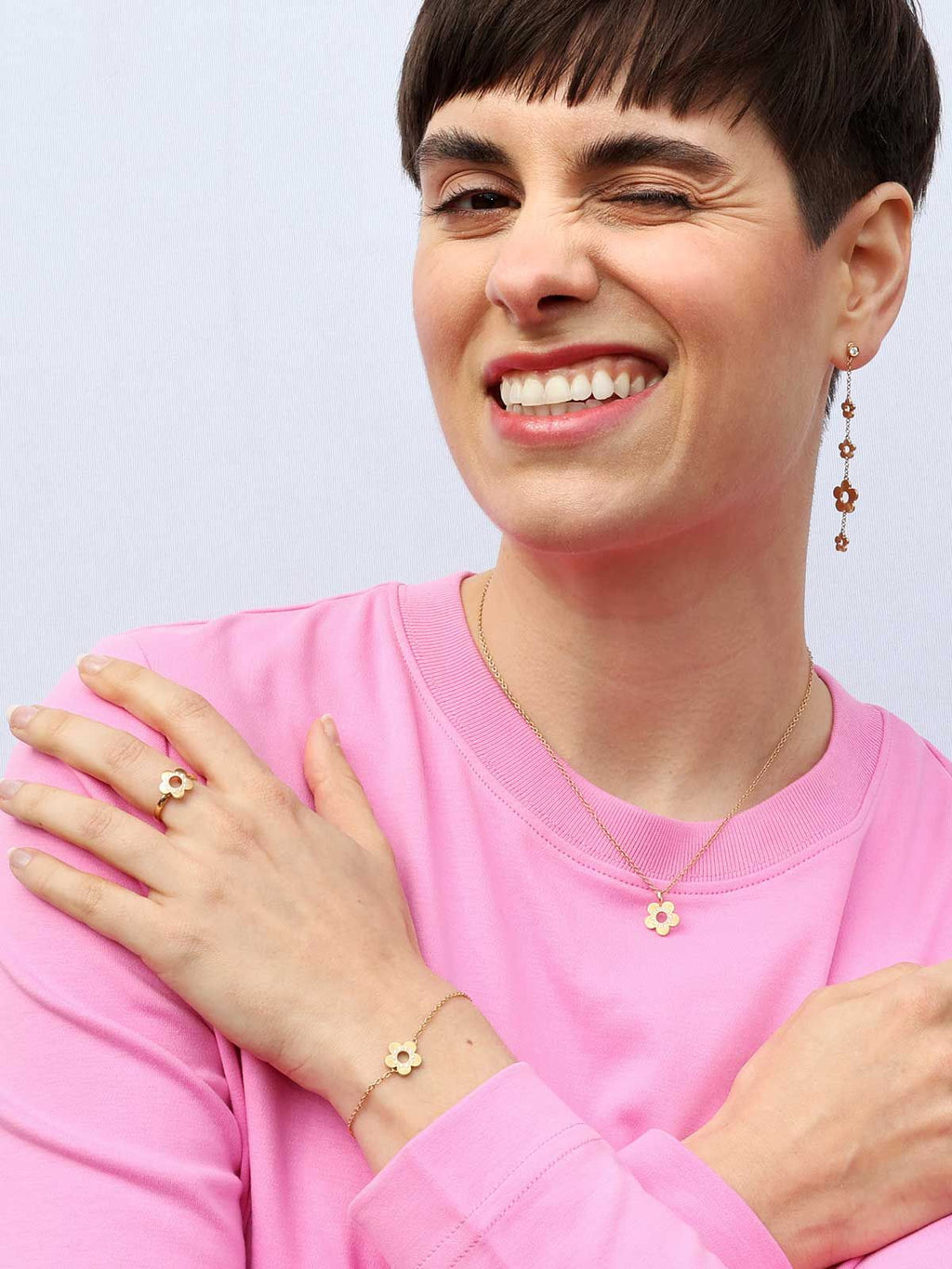 Flower Power 18K Gold Pendant w. Diamonds