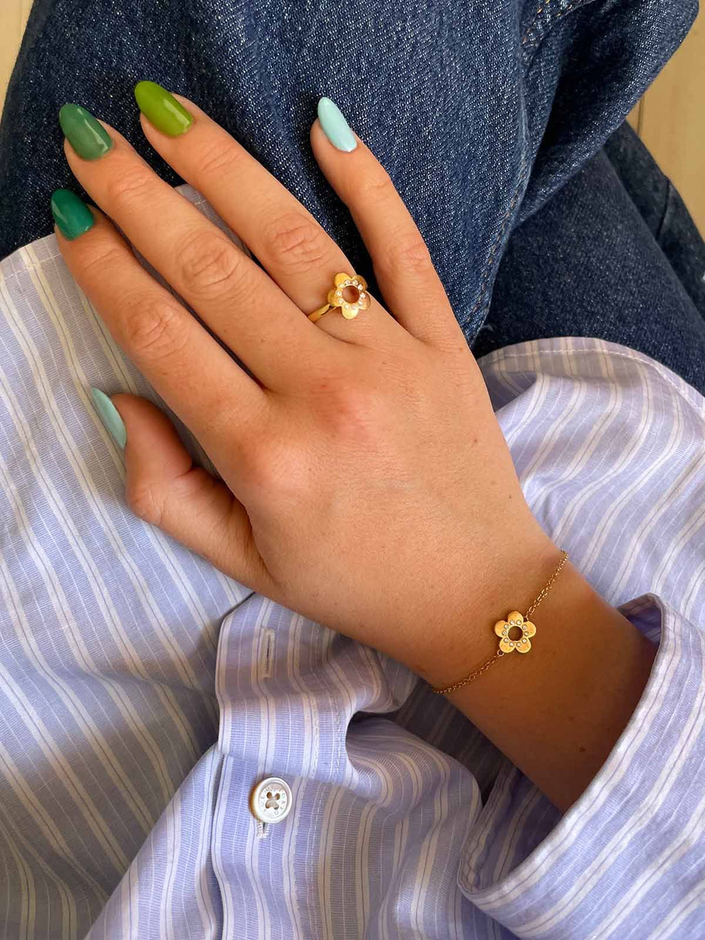 Flower Power 18K Gold Ear Jacket w. Diamonds