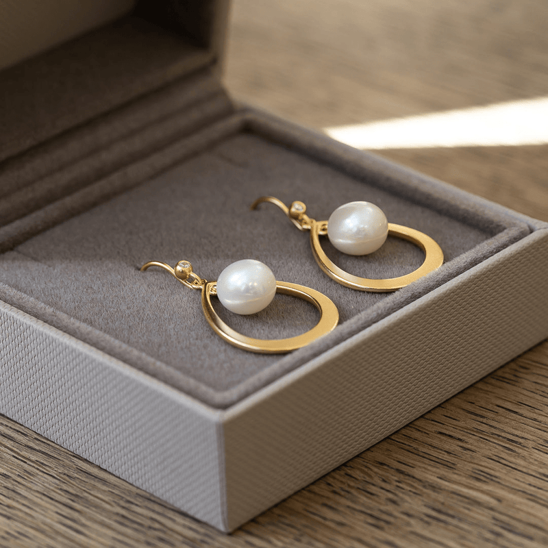 Afrodite Droplet Gold Plated Earrings w. Pearl & Zirconia