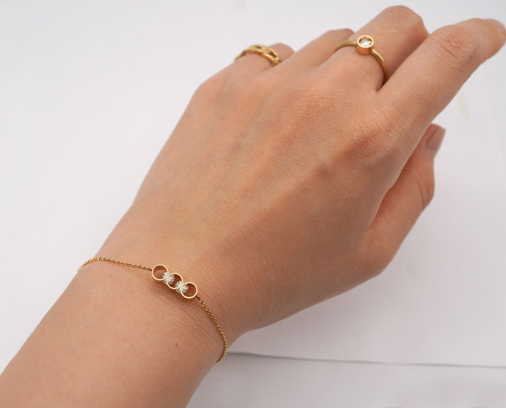 Con L 18K Gold Bracelet w. Diamonds