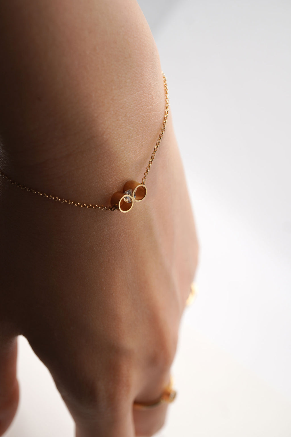 Con S 18K Gold Bracelet w. Diamonds