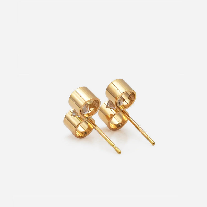 Con Short 18K Gold Earrings w. Diamond