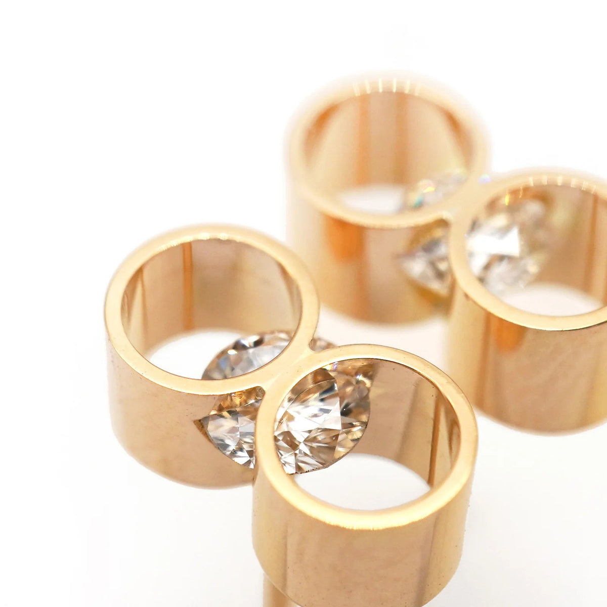 Con Short 18k Gold Ohrringe w. Diamant