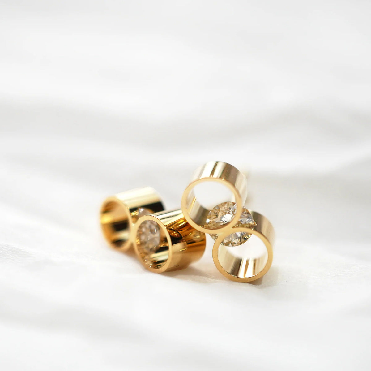 Con Short 18k Gold Ohrringe w. Diamant