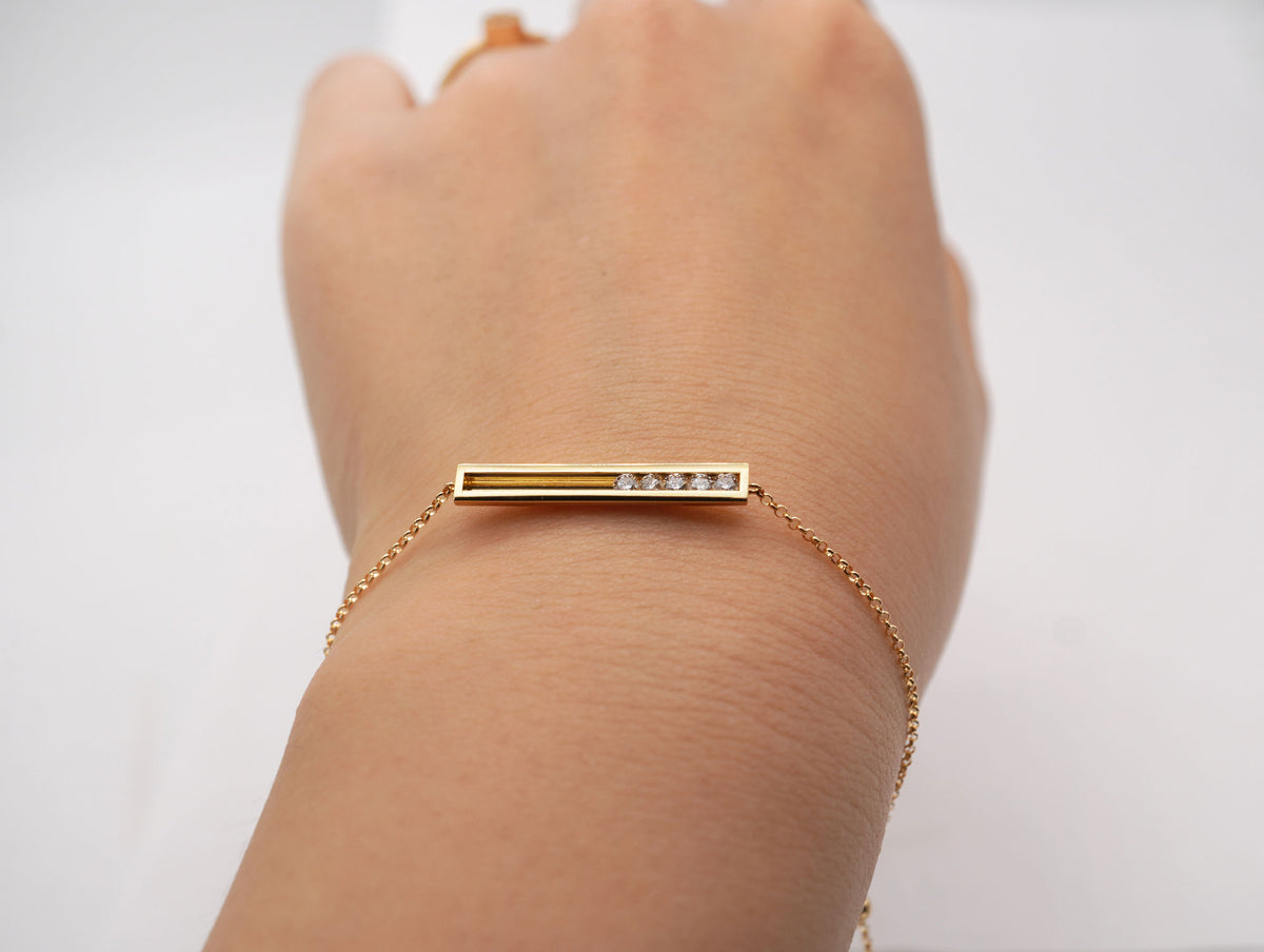 Bewegt 5 18k Goldarmband w. Diamanten