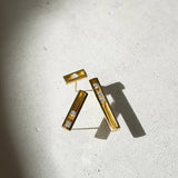 Moving M 18K Gold Earring w. Diamonds