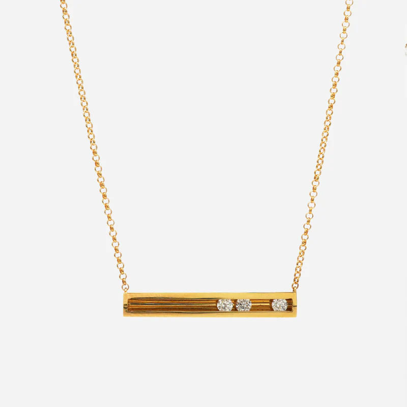 Moving 3 18K Gold Necklace w. Diamonds