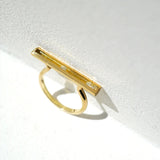 Moving 3 18K Gold Ring w. Diamonds