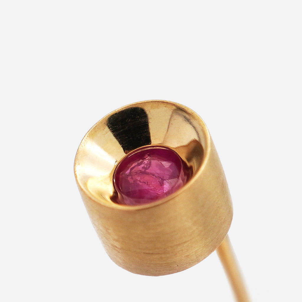 Spot Single 18K & 10K Earring w. 2,5mm Ruby