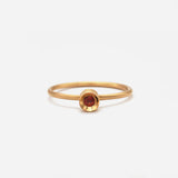 Spot Ring 10K Gold Ring w. Garnet