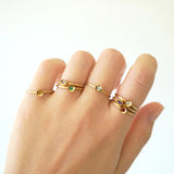 Spot Ring 10K Gold Ring w. Moonstone