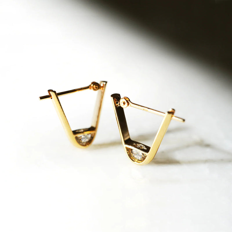 Tip S 18K & 10K Gold Earring w. Diamonds