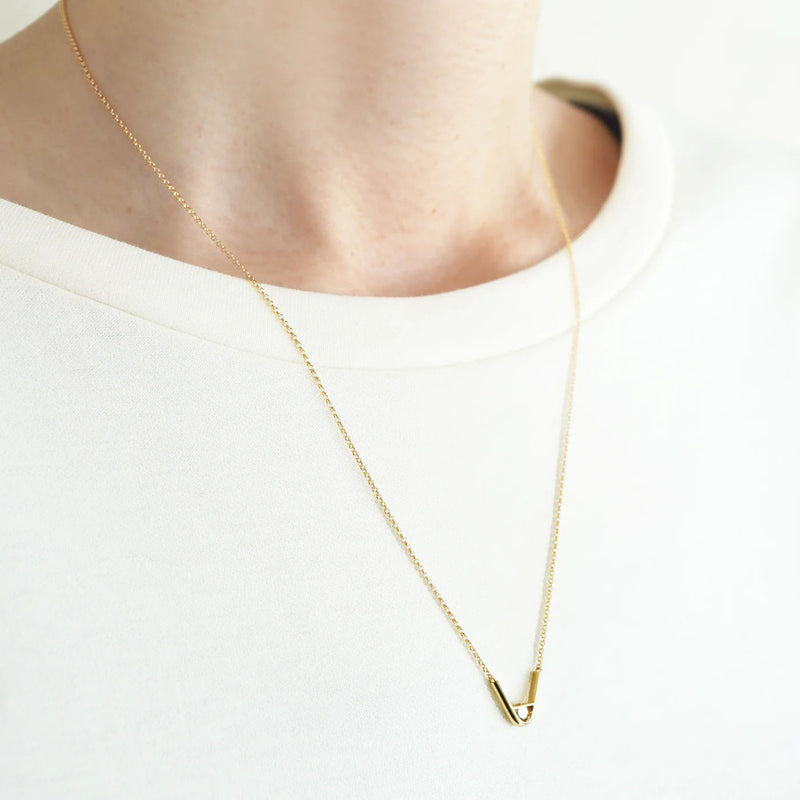 Tip 10K Gold Necklace w. Diamond