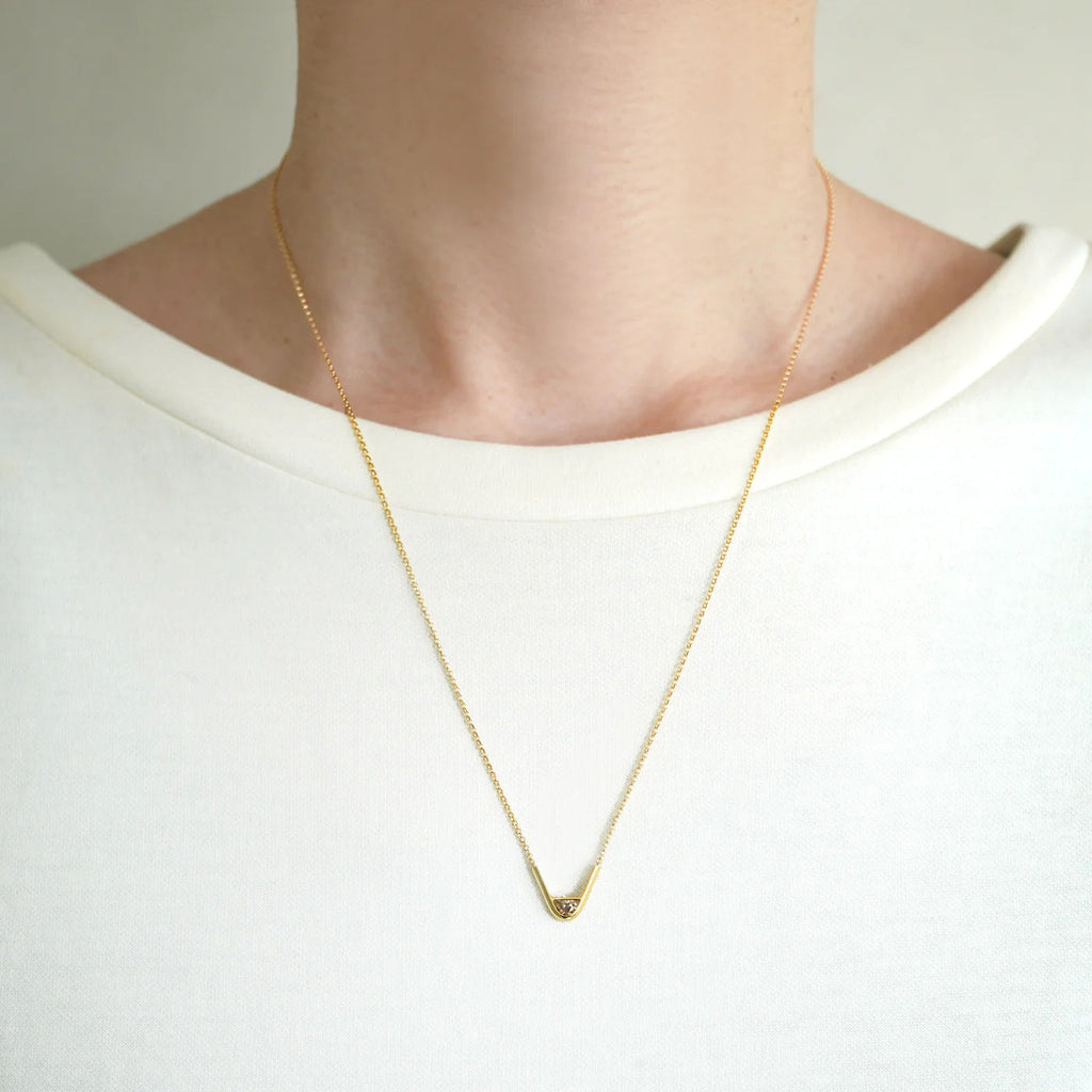 Tip 18K Gold Necklace w. Diamond