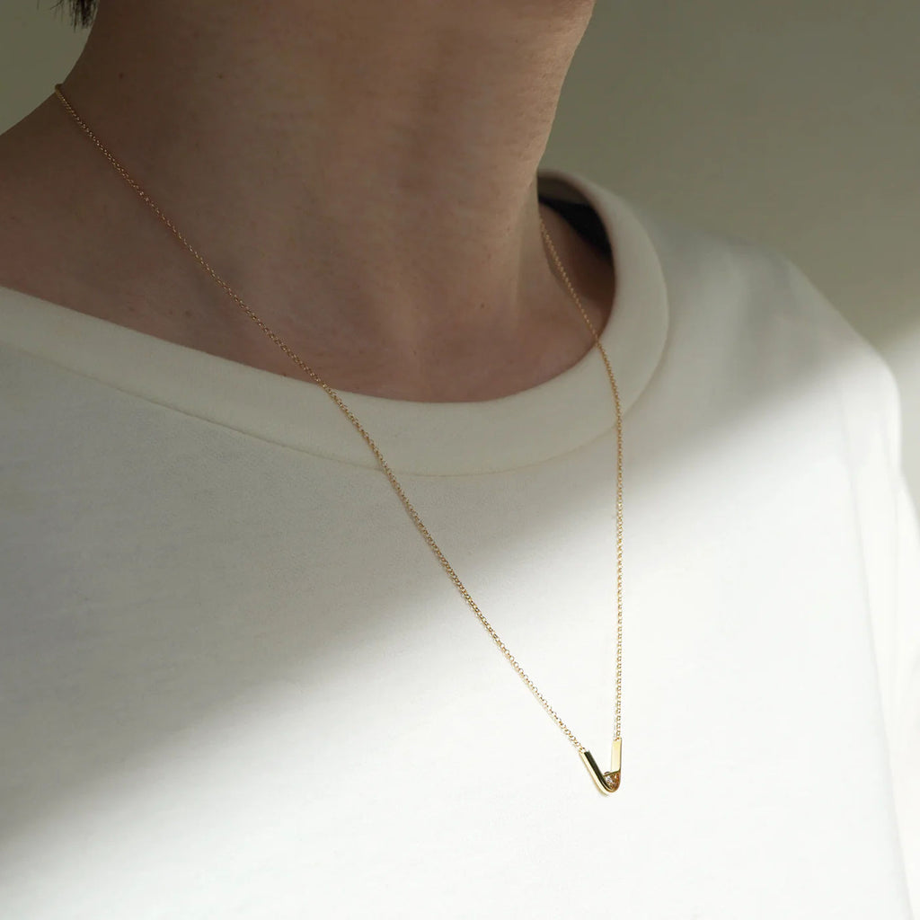 Tip 18K Gold Necklace w. Diamond