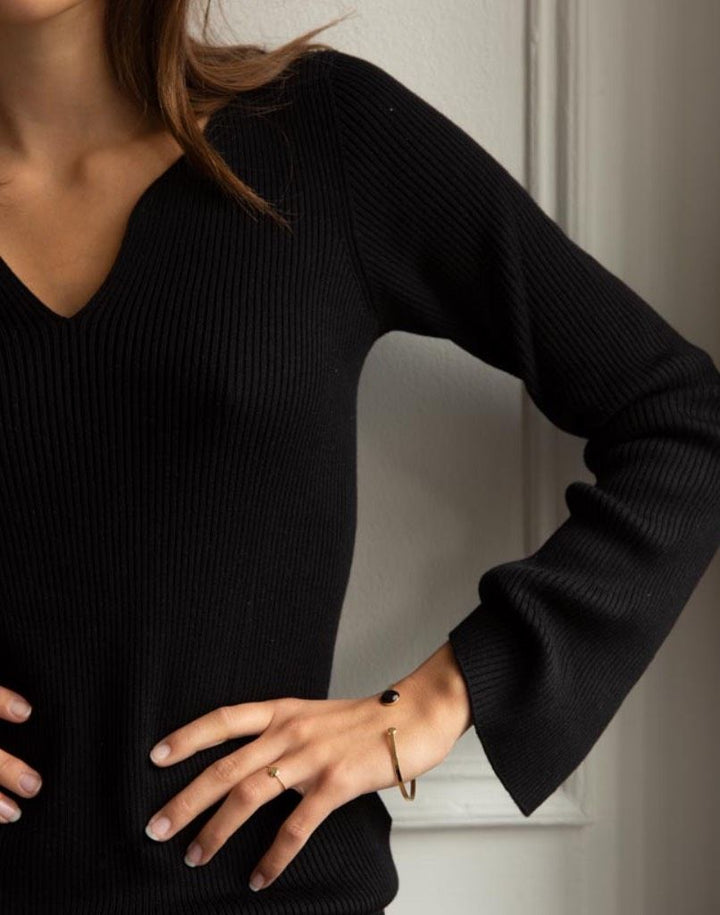 Fine Incisions 18K Gold Bracelet w. Diamond