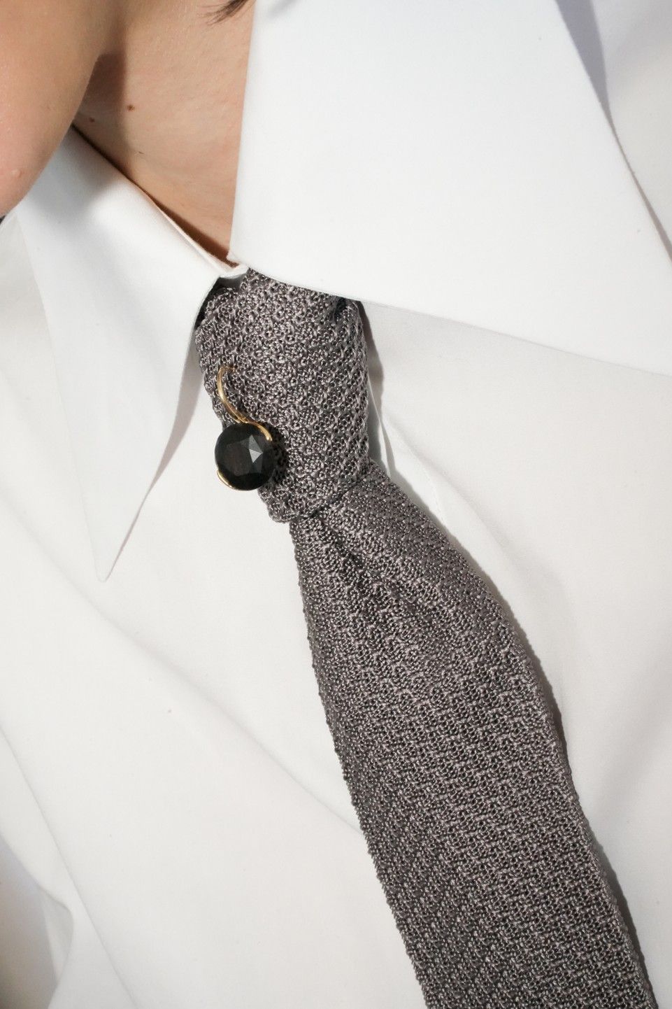 Meadow 18K Gold Earring w. 7ct Mpingo Wood