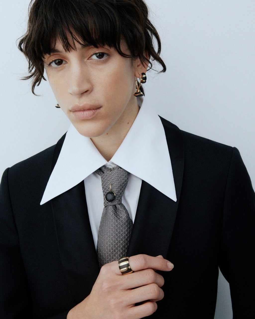 Meadow 18K Gold Earring w. 7ct Mpingo Wood