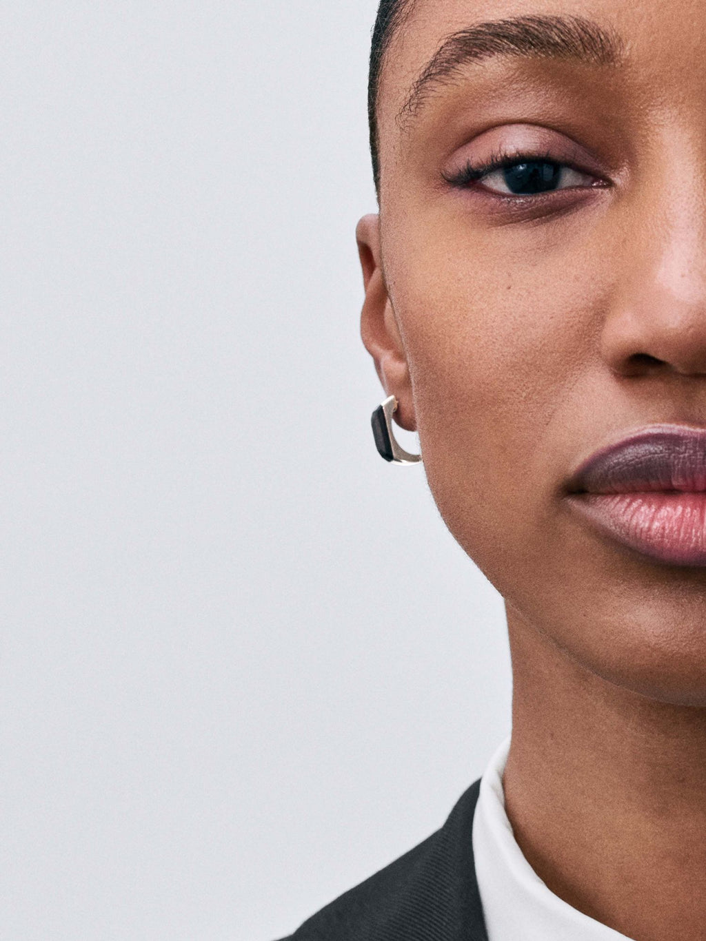 Resonance Silver Earring w. Mpingo Wood