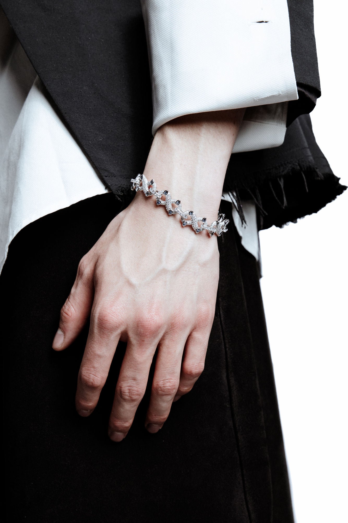 Infinity Rhodium Plated Silver Bracelet w. Moissanites