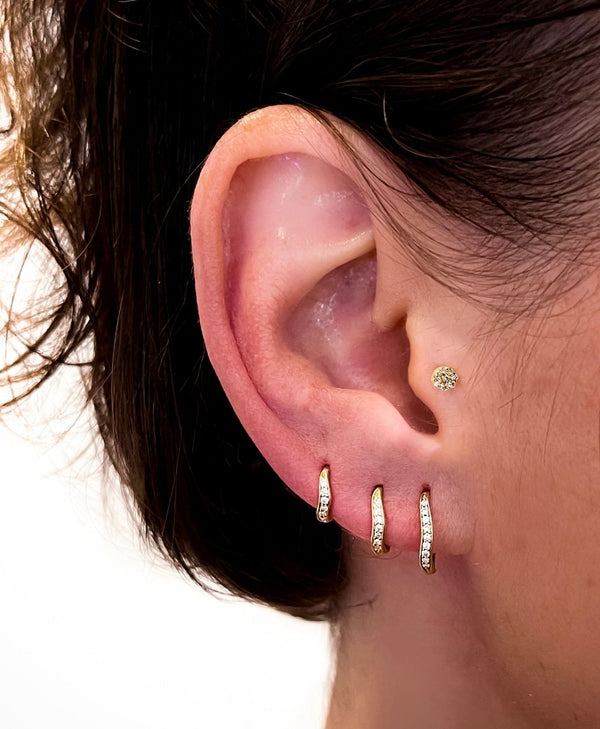 Dune Medium Brushed 14K Whitegold Earring w. Lab-Grown Diamonds
