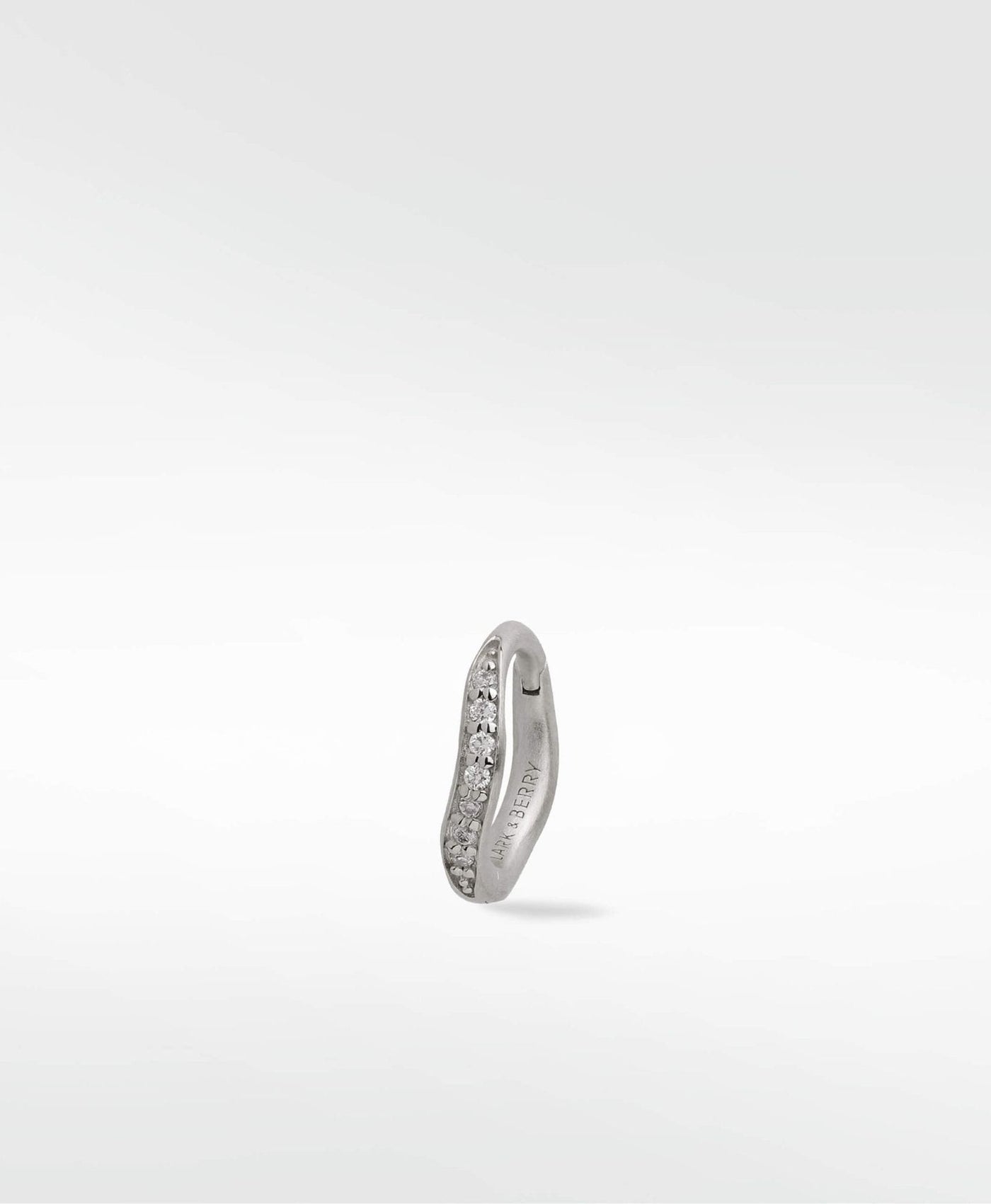 Dune Medium Brushed 14K Whitegold Earring w. Lab-Grown Diamonds