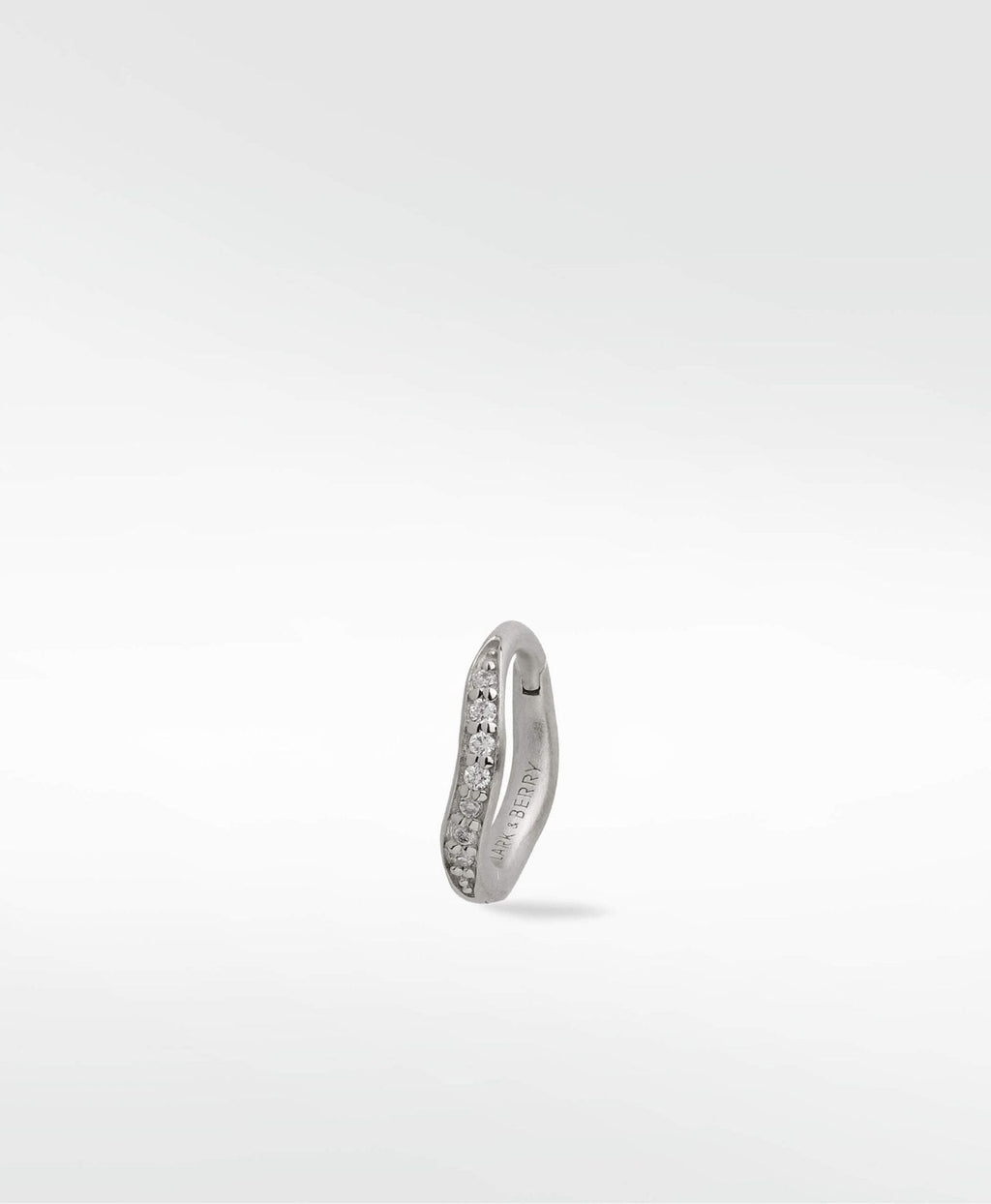 Dune Medium Brushed 14K Whitegold Earring w. Lab-Grown Diamonds