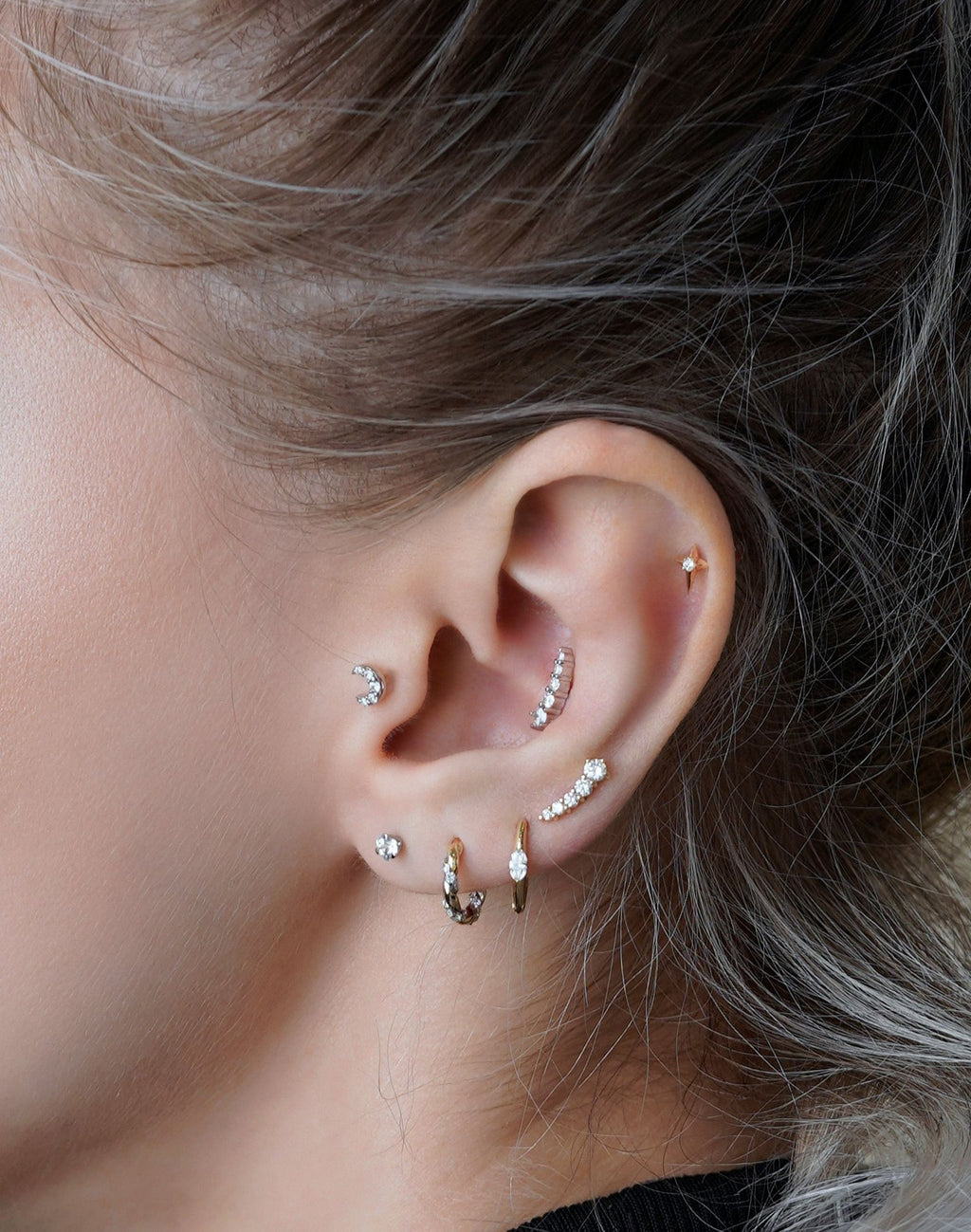 Twisted 14K Gold Earring w. Lab-Grown Diamonds