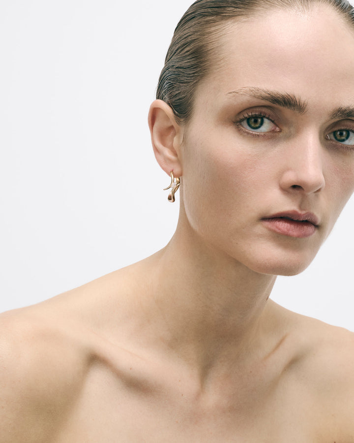 Eboris 18K Gold Hoops w. Diamond