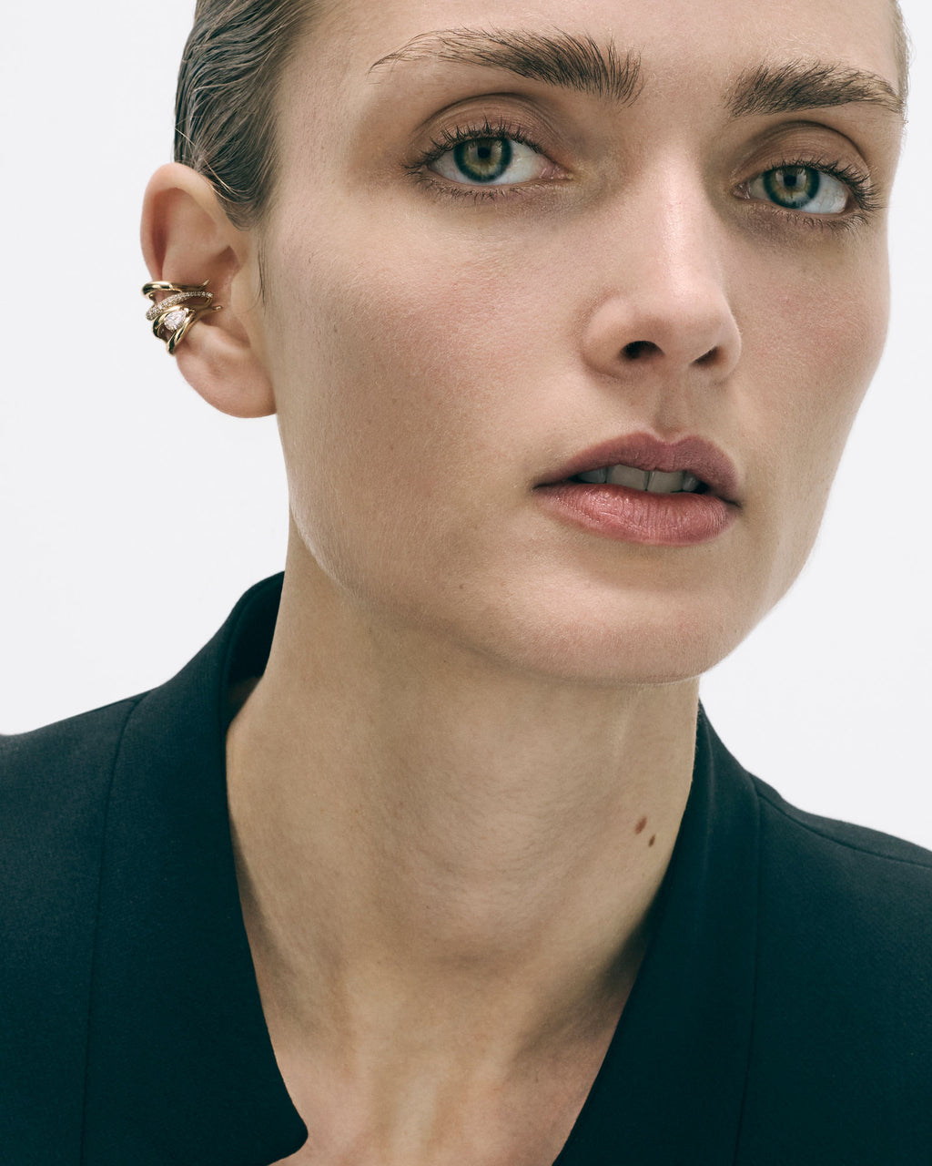 Eboris Paved 18K Gold Ear Cuff w. Diamond