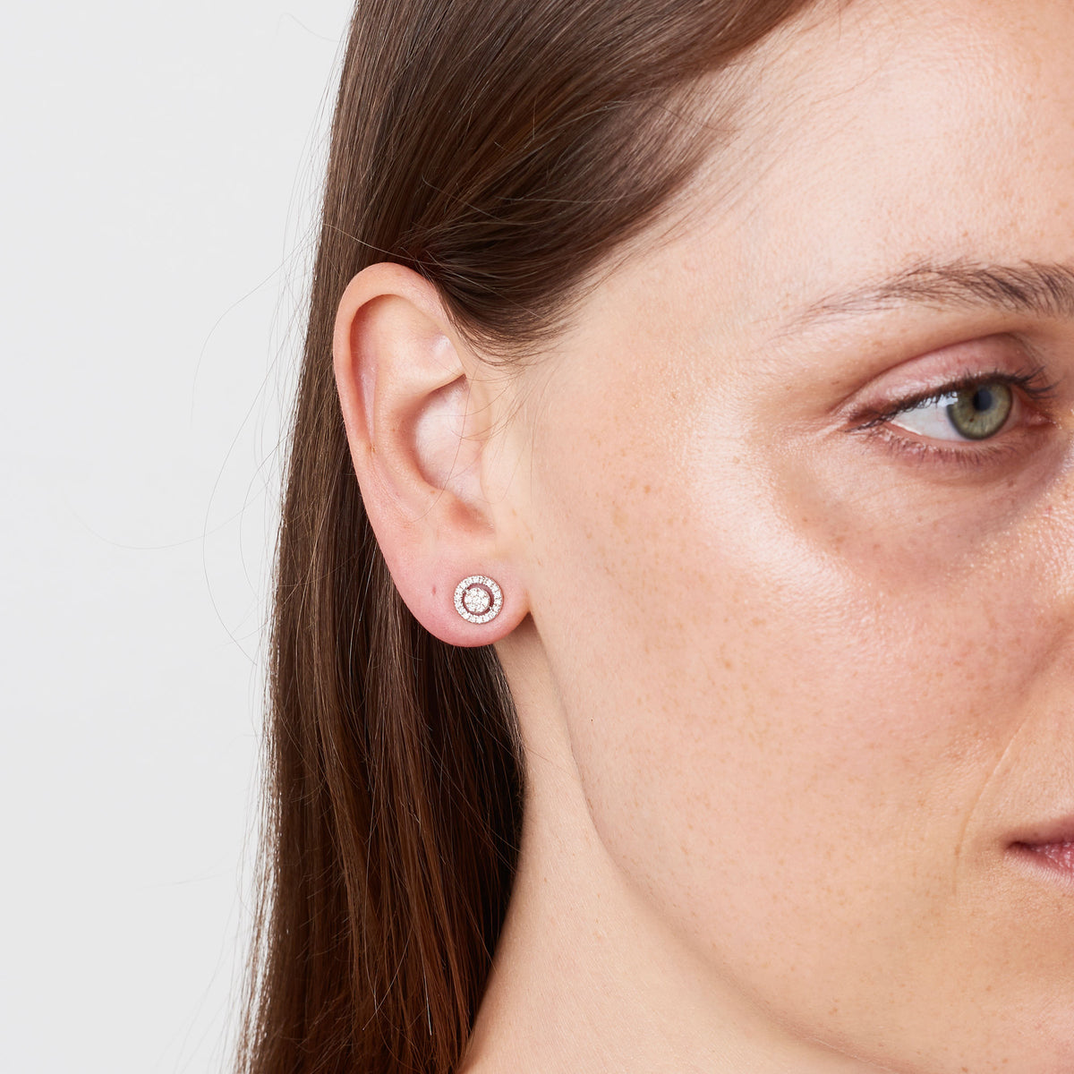 Halo 14K Gold Studs w. Diamonds