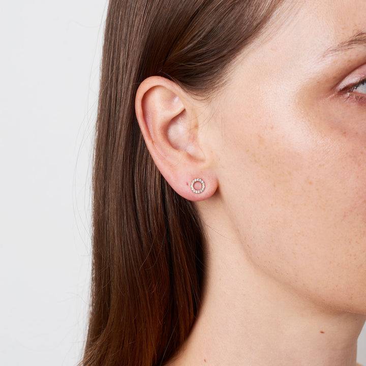 Circle 14K Gold Studs w. Diamonds