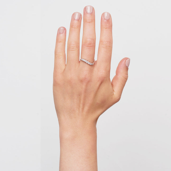 DUA 14K White Gold Ring w. Diamonds