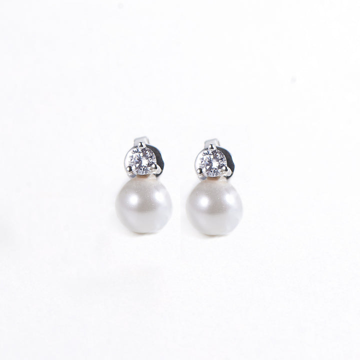 14K Gold Studs w. Diamonds & Pearl