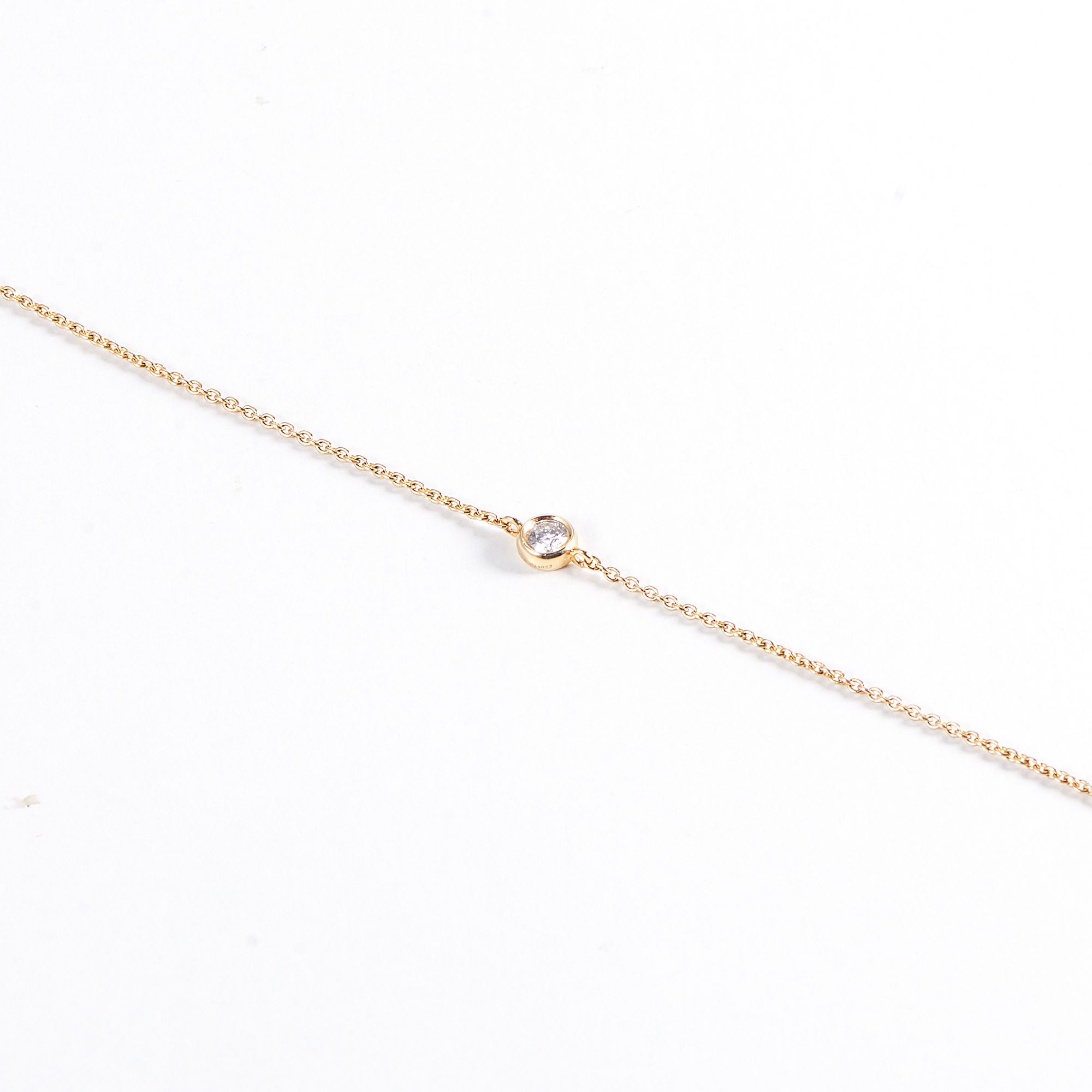 0.05 crt 14K Gold Bracelet w. Diamond