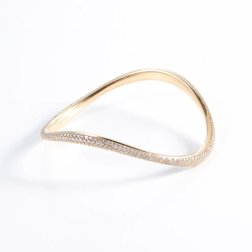 Graduating 14K Gold Bangle w. Diamonds