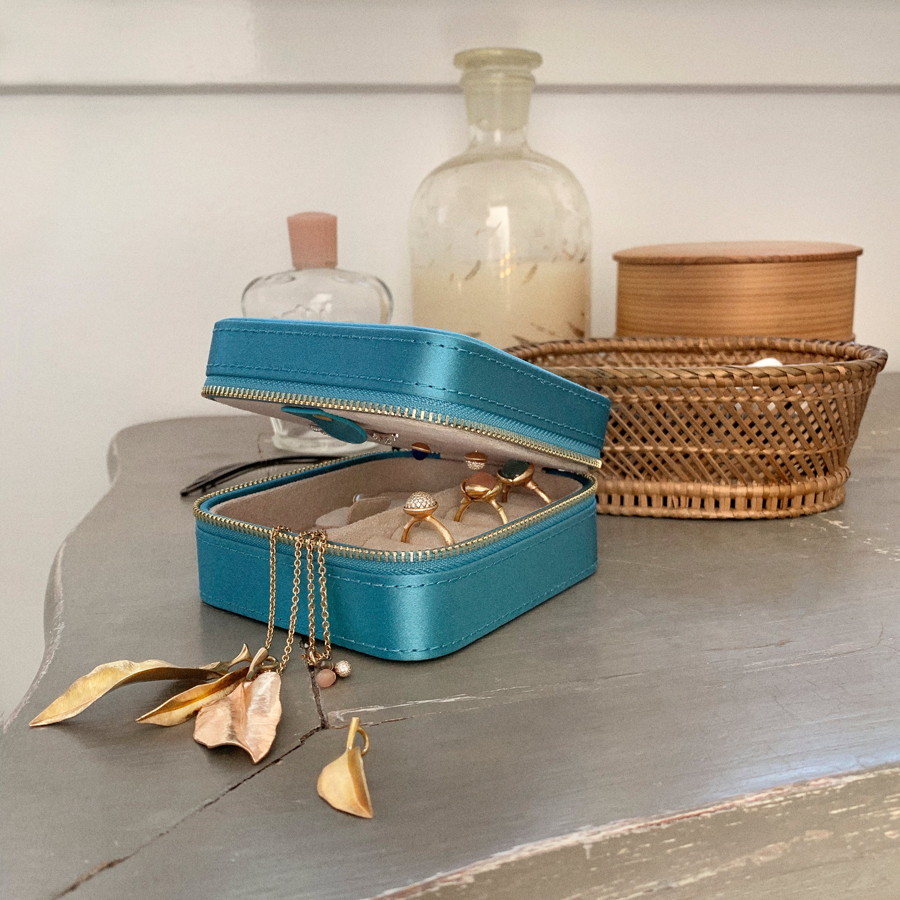 Seidene Schmuckbox I Blau