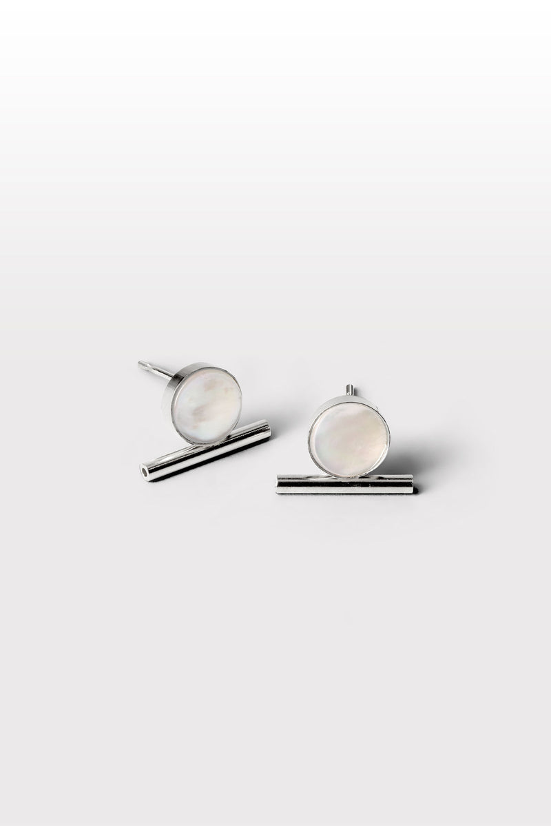 Aemil 05 Silver Earrings w. Pearl